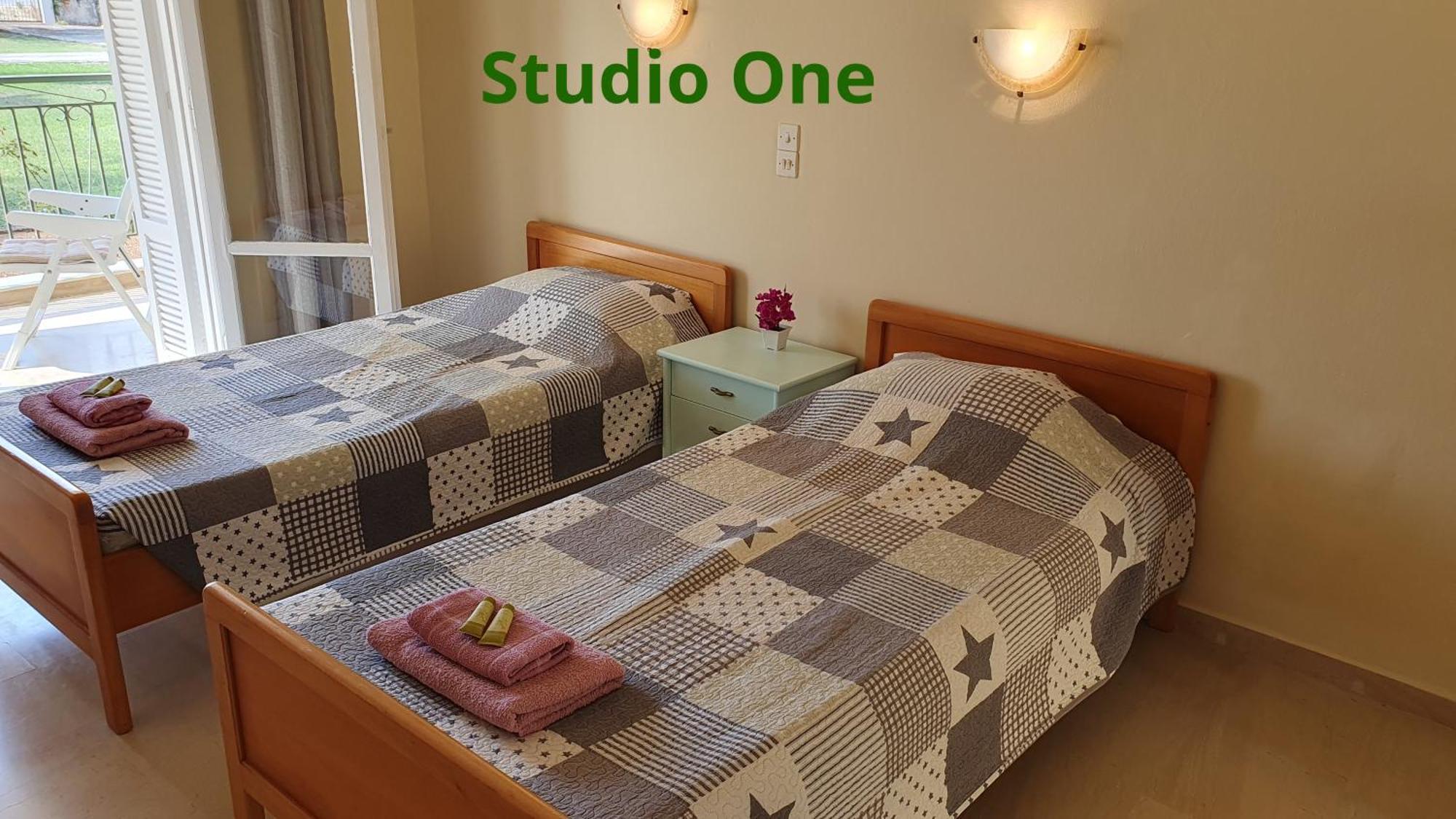 Kivotos Villa Studios Roda  Zimmer foto